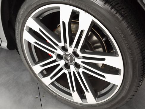 Used 2019 Audi SQ5 Prestige w/ Prestige Package image 9