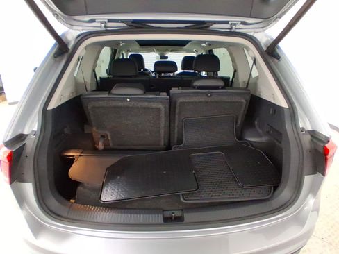 Used 2020 Volkswagen Tiguan SEL image 28