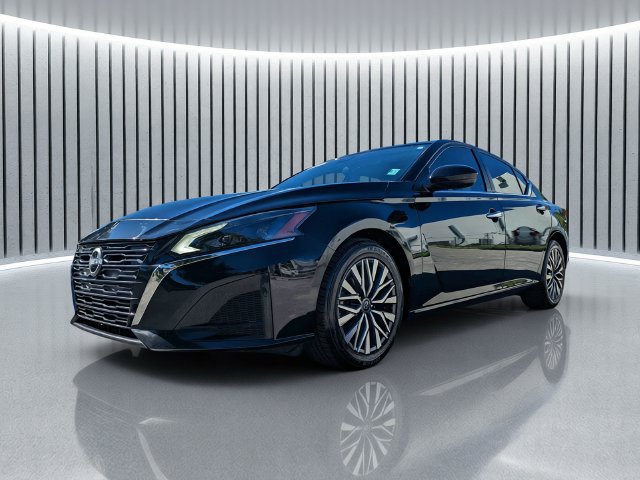 Used 2023 Nissan Altima 2.5 SV w/ SV Premium Package FWD image 8