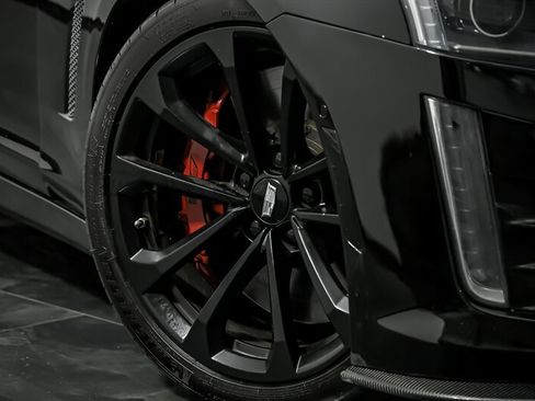 Used 2016 Cadillac CTS V w/ Luxury Package RWD image 3