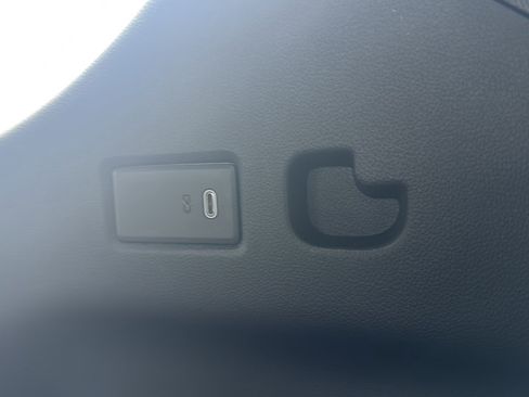 Used 2026 Chevrolet Suburban LT AWD/4WD image 24
