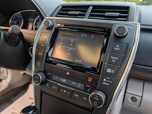 Used 2017 Toyota Camry XLE w/ Advanced Technology Package FWD image 14