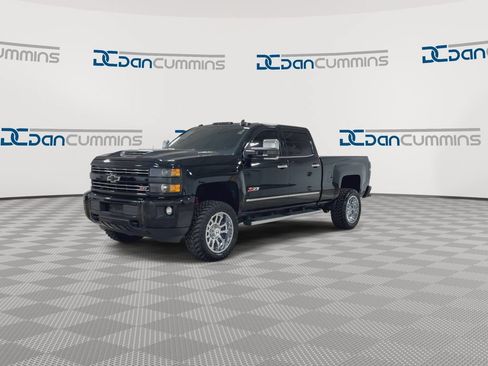 Used 2019 Chevrolet Silverado 2500 LTZ w/ Duramax Plus Package AWD/4WD image 4