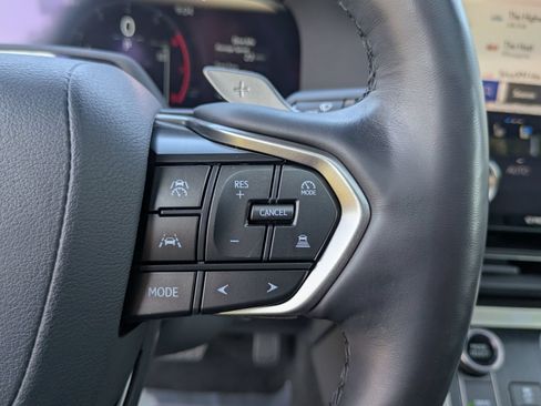 Used 2024 Lexus GX 550 w/ Accessory Package (Z1) AWD/4WD image 19
