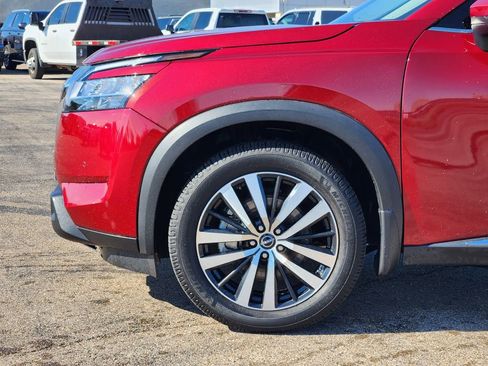 Used 2023 Nissan Pathfinder Platinum w/ Cargo Package image 8