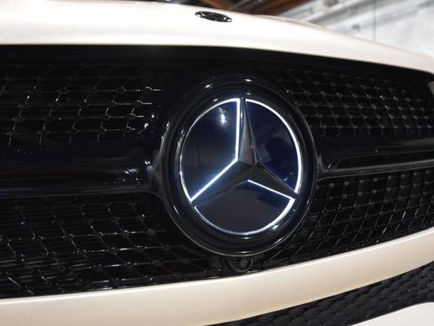 Used 2020 Mercedes-Benz GLE 350 4MATIC image 3