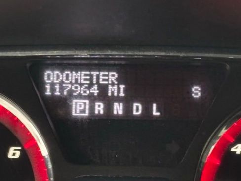 Used 2015 GMC Acadia SLE image 22