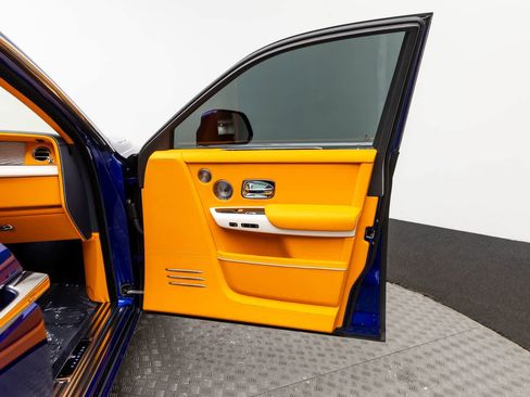 Used 2023 Rolls-Royce Phantom Sedan w/ The Phantom Package RWD image 34