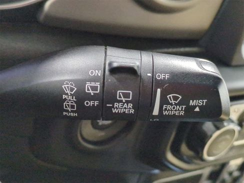 Certified 2018 Jeep Wrangler Unlimited Rubicon image 25