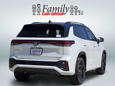New 2026 Volkswagen Tiguan SE R-Line FWD image 4