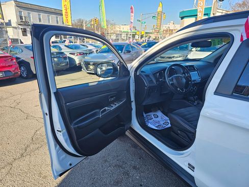 Used 2019 Mitsubishi Outlander Sport GT image 9