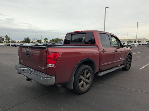 Used 2015 Nissan Titan SV w/ SV Value Truck Package image 6