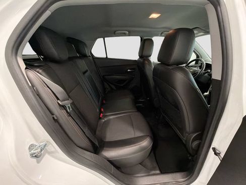 Used 2020 Chevrolet Trax LT w/ LT Convenience Package FWD image 23