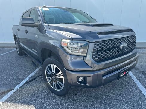 Used 2018 Toyota Tundra SR5 w/ TRD Sport Package AWD/4WD image 10