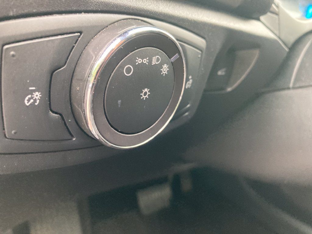 Used 2018 Ford Fusion SE FWD image 37