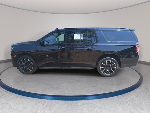 Used 2021 Chevrolet Suburban RST w/ Luxury Package AWD/4WD image 8