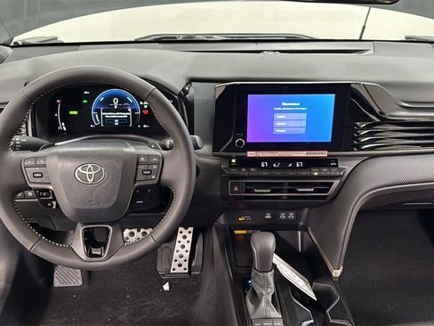 New 2026 Toyota Camry SE image 9