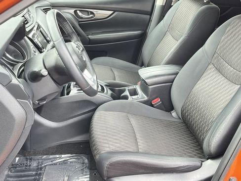 Used 2019 Nissan Rogue SV AWD/4WD image 15