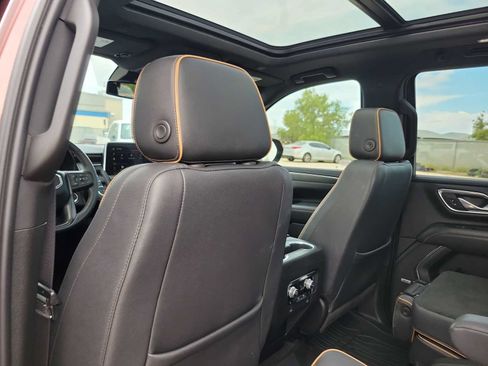 Used 2023 GMC Yukon AT4 w/ Technology Package AWD/4WD image 16