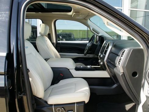 Used 2020 Ford Expedition Platinum image 40