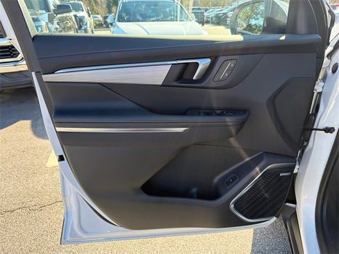 Used 2025 Buick Enclave Preferred image 10