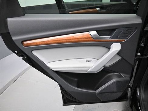 Used 2023 Audi Q5 2.0T Premium Plus image 30