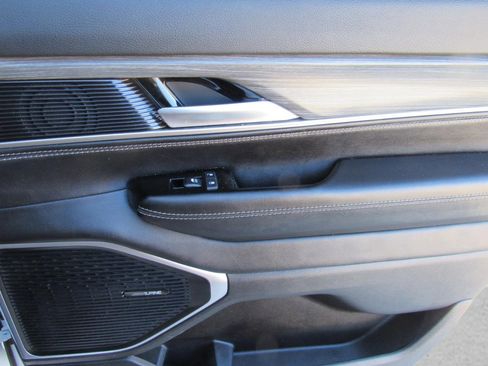 Used 2023 Ford Expedition XLT image 41