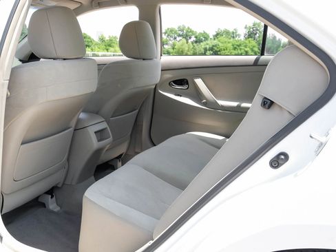 Used 2011 Toyota Camry FWD image 39