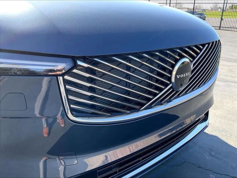 New 2026 Volvo XC90 T8 Plus w/ Protection Package Premier image 34