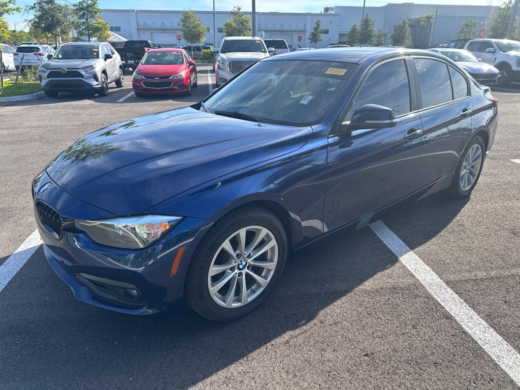 Used 2016 BMW 320i Sedan RWD image 2