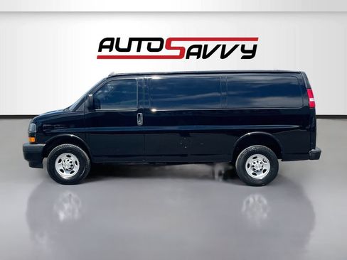Used 2023 Chevrolet Express 2500 w/ Driver Convenience Package RWD image 4