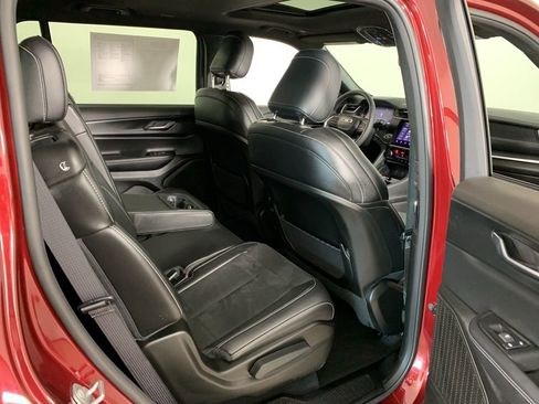 Used 2024 Jeep Grand Cherokee L Altitude image 35