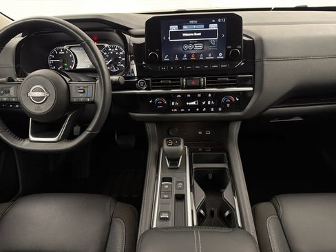 Certified 2024 Nissan Pathfinder SL w/ Black Appearance Package FWD image 20