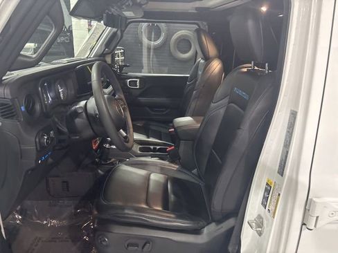 Used 2024 Jeep Wrangler Unlimited Rubicon 4xe image 11
