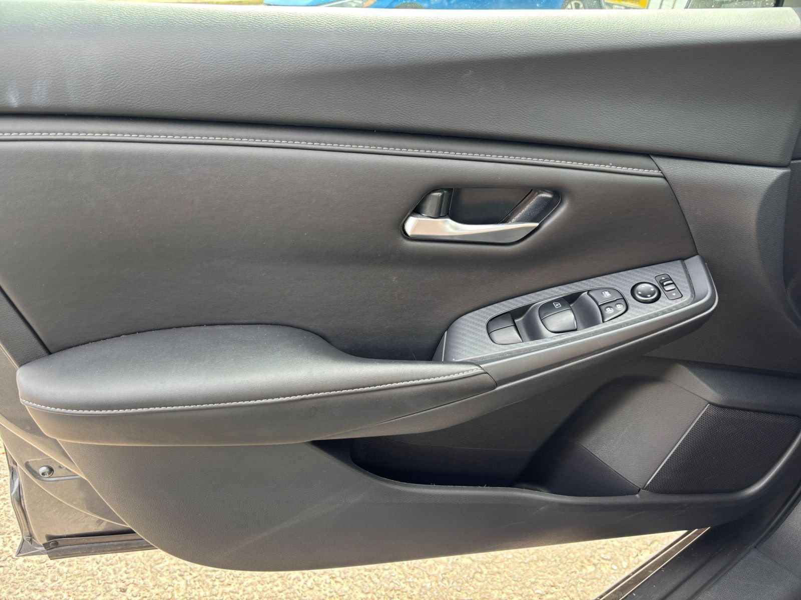 Used 2025 Nissan Sentra SV FWD image 18