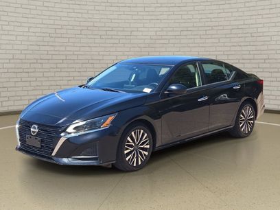 Used 2023 Nissan Altima 2.5 SV