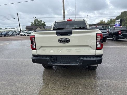New 2025 Ford Ranger Lariat w/ Black Appearance Package image 36