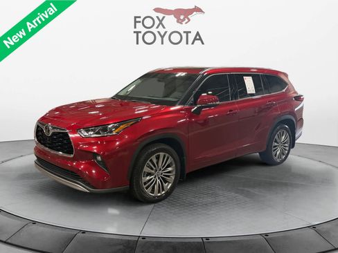 Used 2021 Toyota Highlander Platinum AWD/4WD image 1