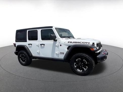 Used 2025 Jeep Wrangler Unlimited Rubicon AWD/4WD image 2