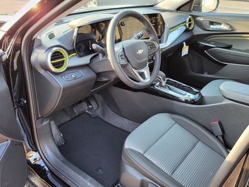 New 2026 Chevrolet Trax LT w/ Driver Confidence Package image 14