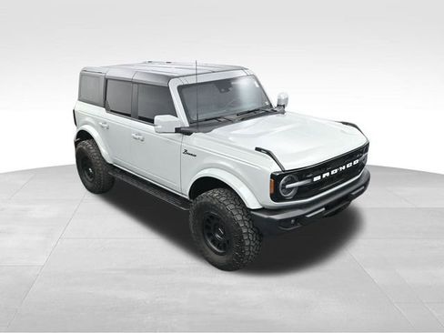 Used 2024 Ford Bronco Outer Banks image 19