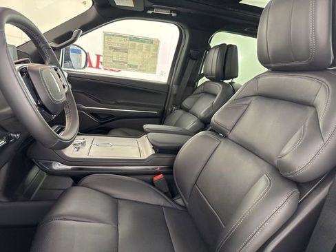 New 2025 Lincoln Navigator L Reserve w/ Jet Appearance Package image 13
