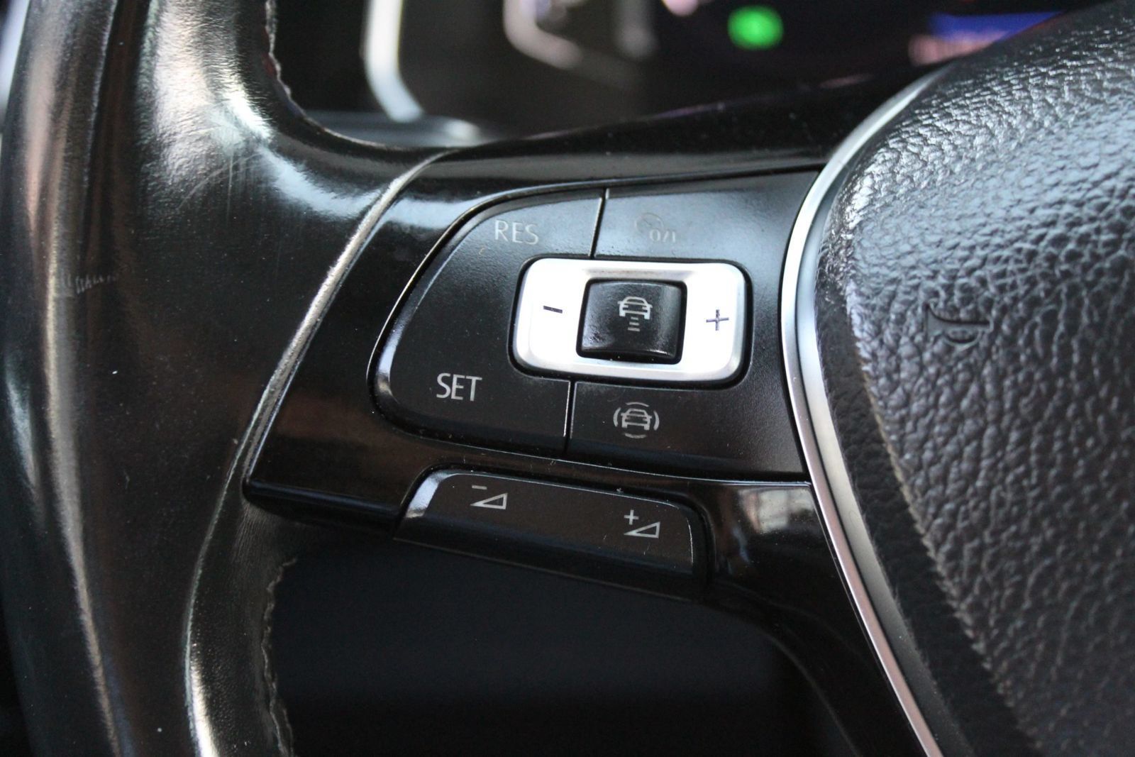 Used 2019 Volkswagen Jetta SEL Premium FWD image 16