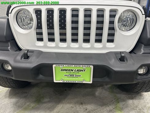 Used 2018 Jeep Wrangler Unlimited Sport S image 24