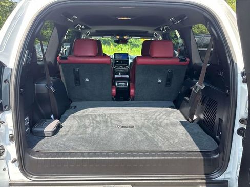 Used 2023 Lexus GX 460 Premium w/ Accessory Package AWD/4WD image 12