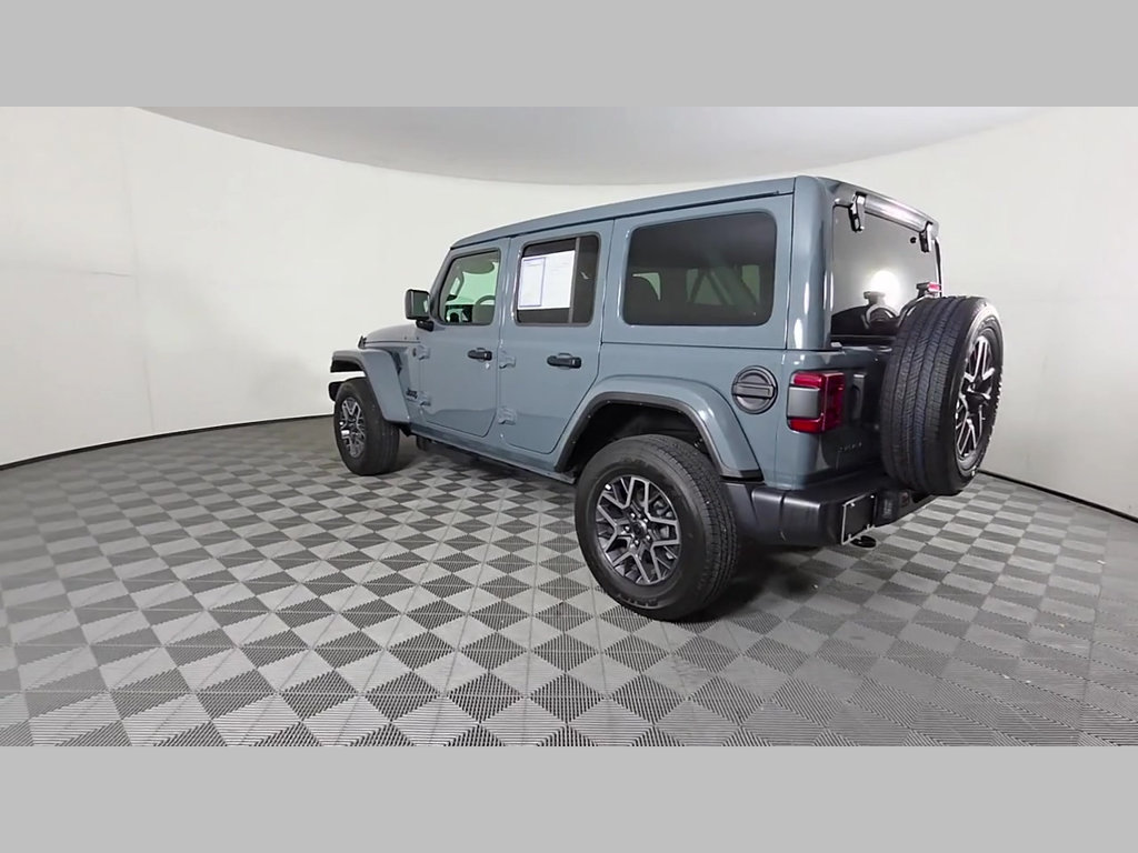 Used 2026 Jeep Wrangler Unlimited Sahara AWD/4WD image 42