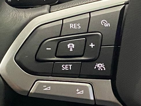 New 2026 Volkswagen Jetta SE FWD image 14