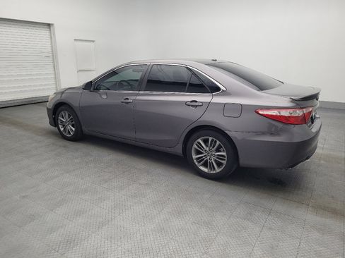 Used 2016 Toyota Camry SE image 3