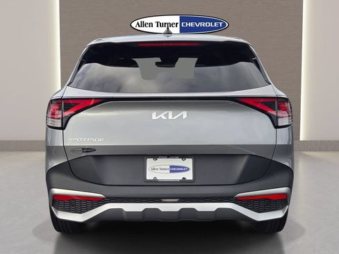Used 2024 Kia Sportage LX FWD image 7