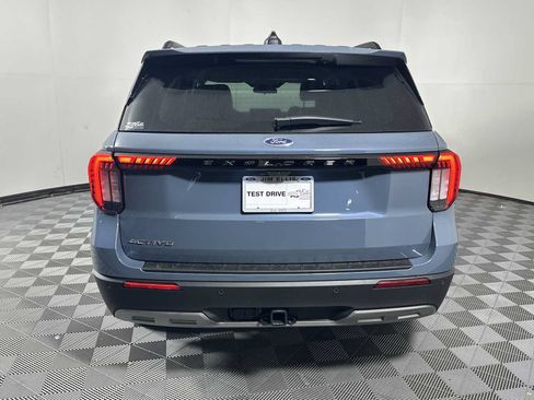 Used 2026 Ford Explorer Active w/ Active Comfort Package RWD image 6